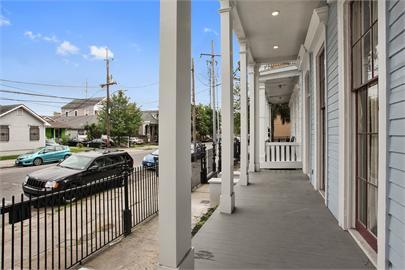 Building Photo - 1828 Baronne St