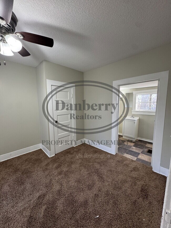 Foto del edificio - 413 Washington St