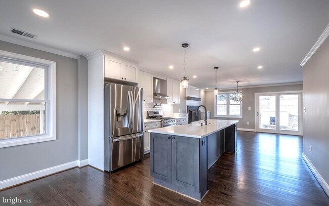 Foto del edificio - 6816 Westcott Rd