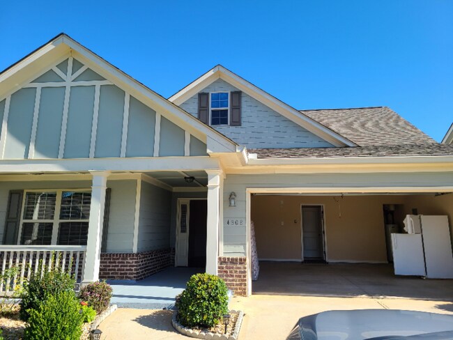 Foto del edificio - 4808 Hidden Valley Ct