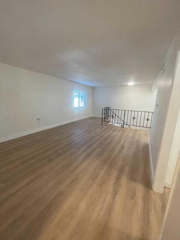 Foto del edificio - 563 S Fashion Park St