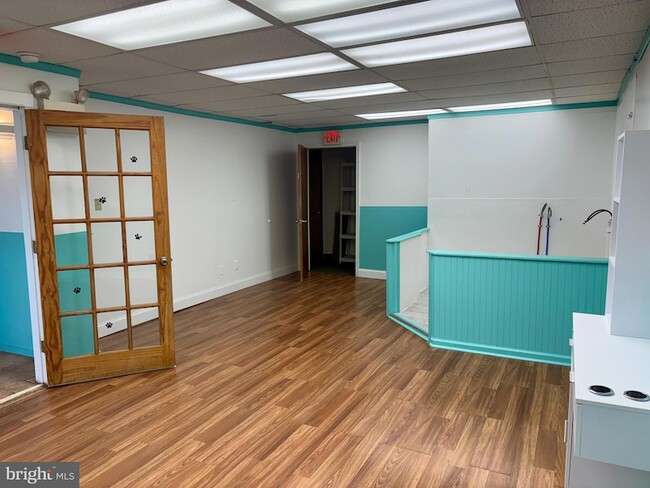 Building Photo - 3002 N Centre St