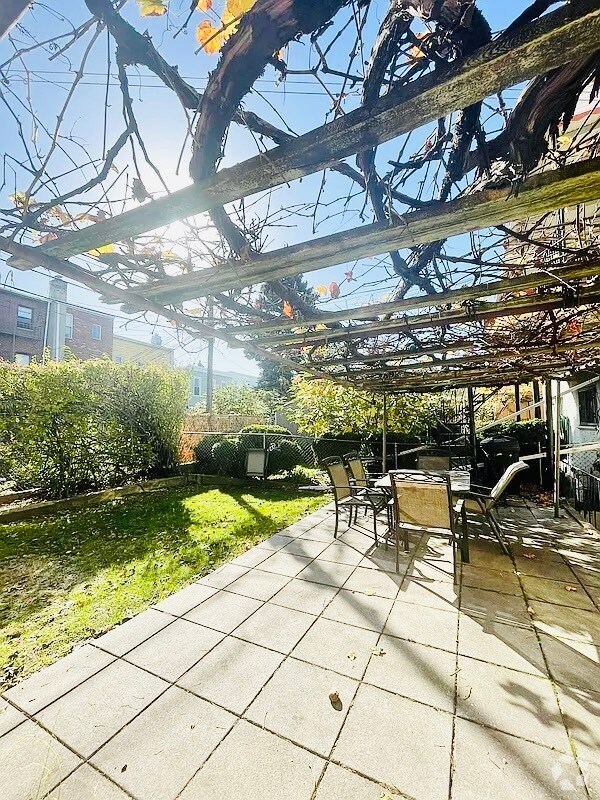 Ditmars Steinway Apartments for Rent with High Ceilings Astoria, NY