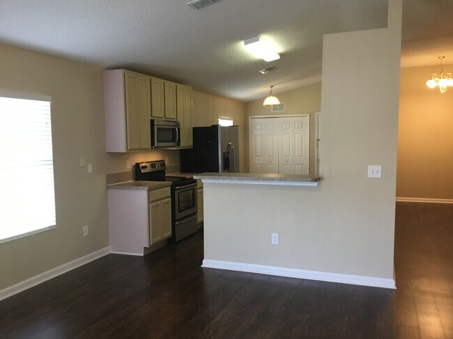 Building Photo - 2508 Spring Pond Ln