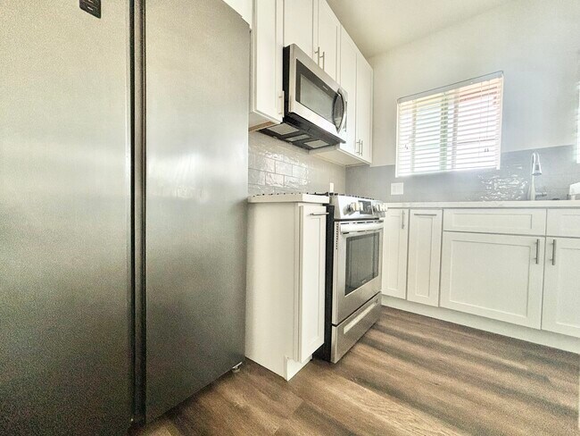 Foto del edificio - 2513 1/2 W 18th St Los Angeles, CA 90019