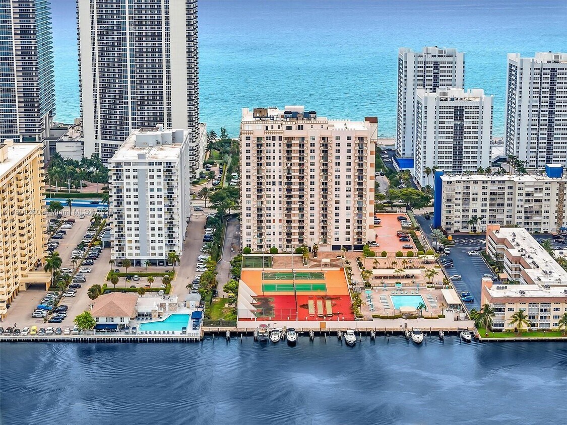Primary Photo - 1865 S Ocean Dr