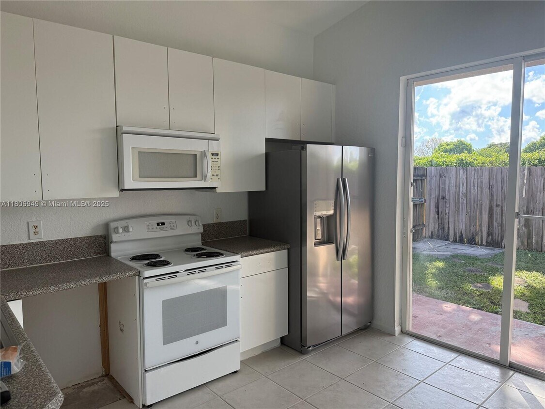 Foto del edificio - 2310 NE 37th Terrace