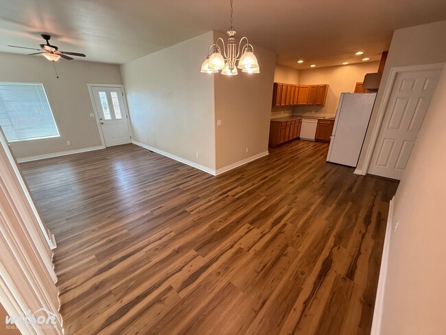 Foto del edificio - Spacious 3BR/2BA Duplex – Comfort Meets Co...