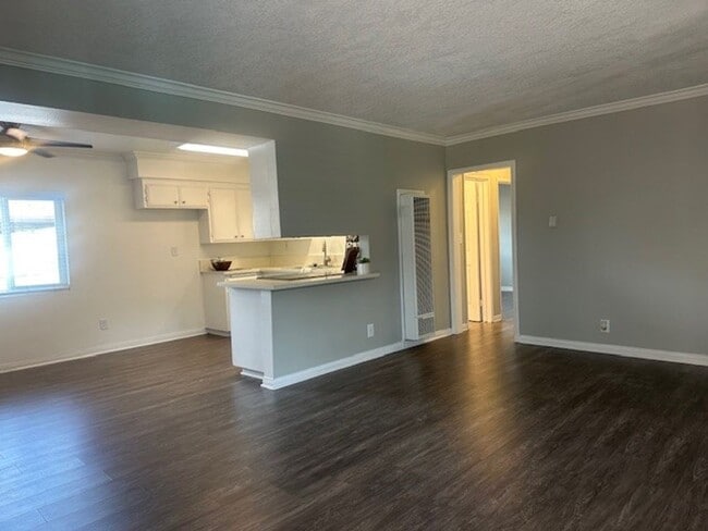 Interior Photo - Four Seasons Apartments