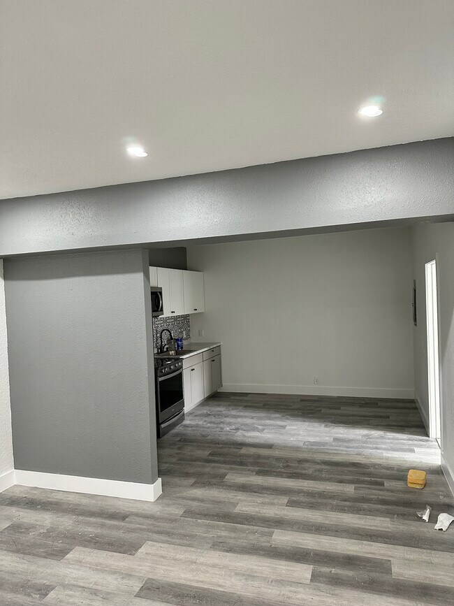 Building Photo - 3339 NW 33rd St