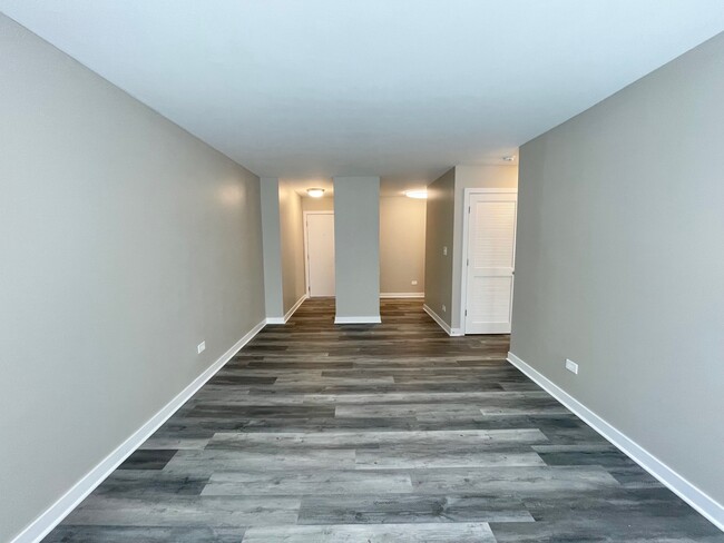 Foto del edificio - 949 W Foster Ave