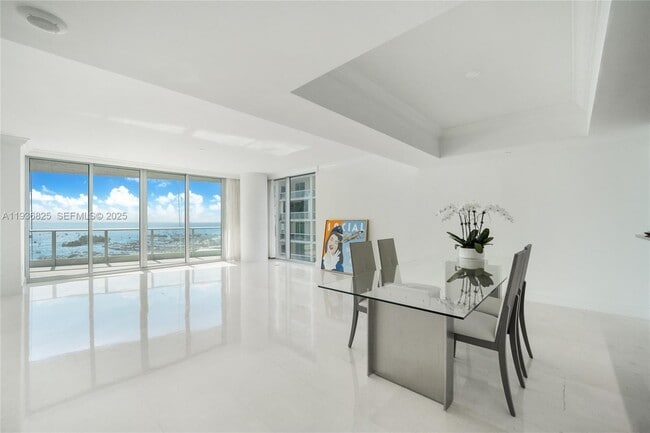 Foto del edificio - 2627 S Bayshore Dr