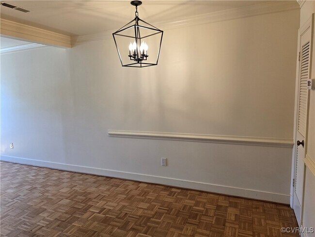 Foto del edificio - 3812 Hermitage Rd