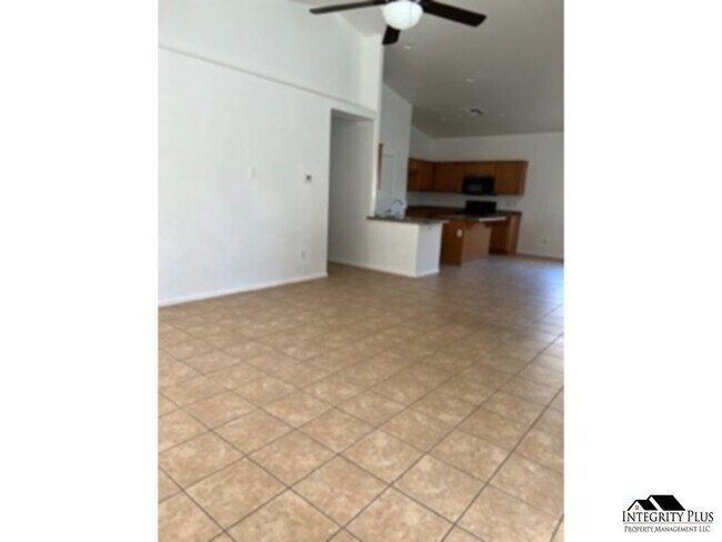 Building Photo - 4 bd 2 ba