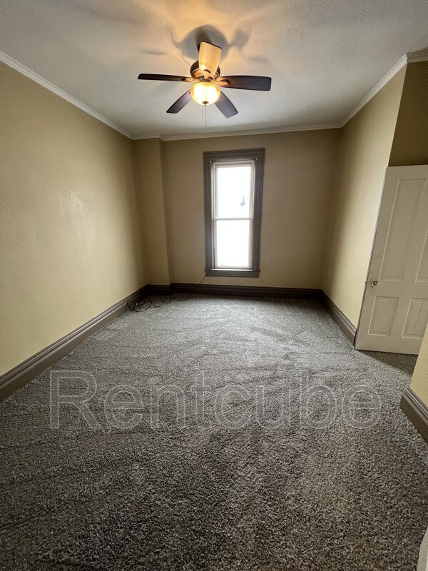 Building Photo - 1131 Main St