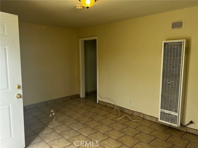 Foto del edificio - 4612 W 111th St