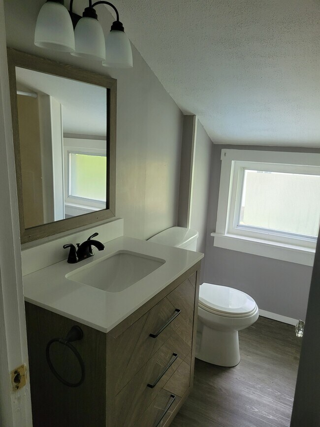 Building Photo - 6290 N Kirkville Rd