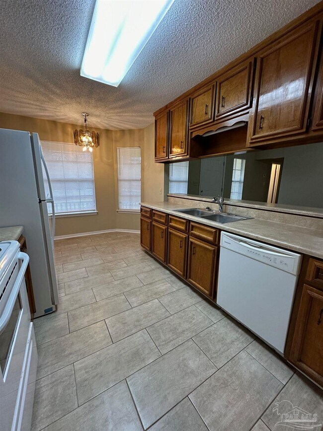 Foto del edificio - 2374 Windstone Dr