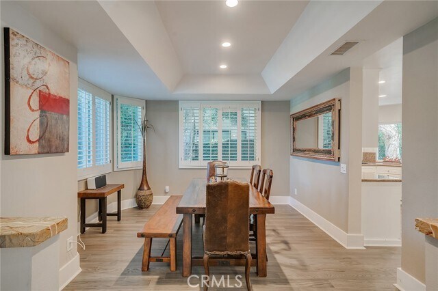 Foto del edificio - 6049 Rustling Oaks Dr