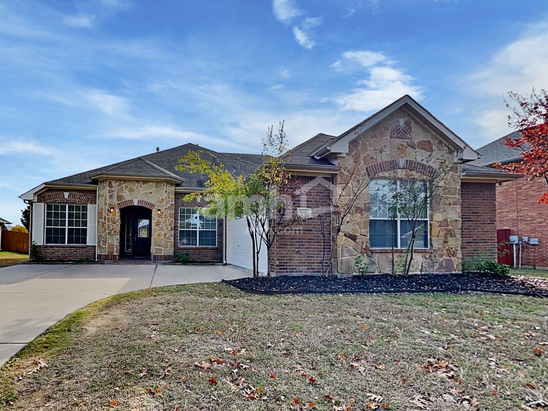 Foto principal - 5440 Childress Dr