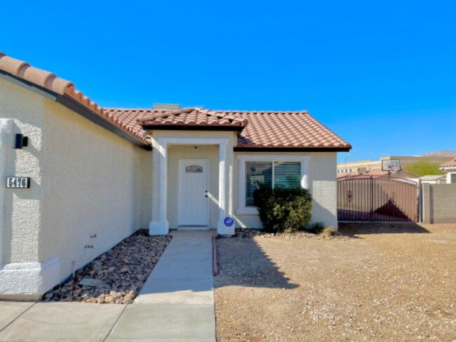 Foto del edificio - 1 Crinoline Ave