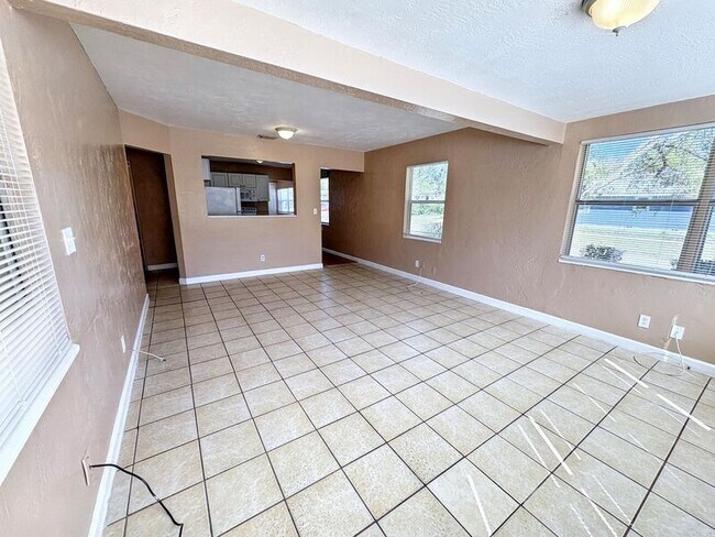 Foto del edificio - 2701 22nd Ave S