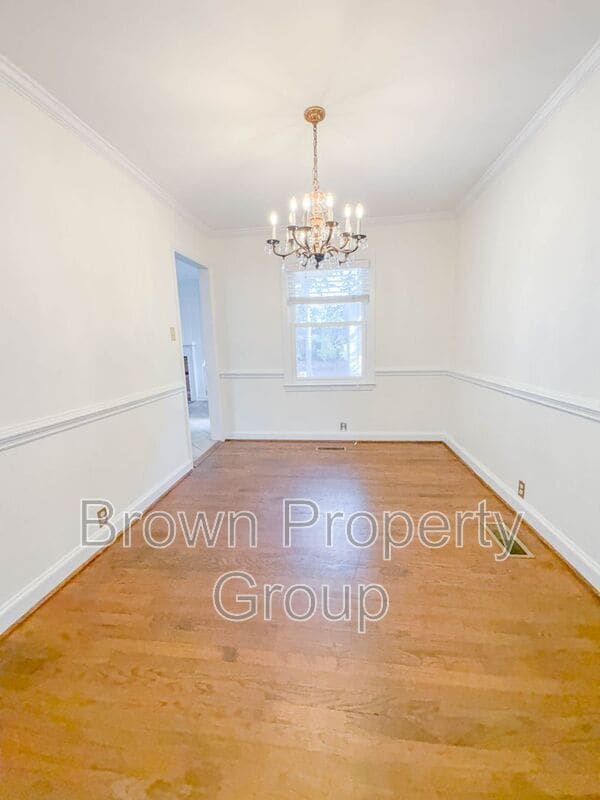 Building Photo - 2522 Mirror Lake Dr