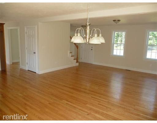 Building Photo - 3 br, 2.5 bath House - 164 Pine Street