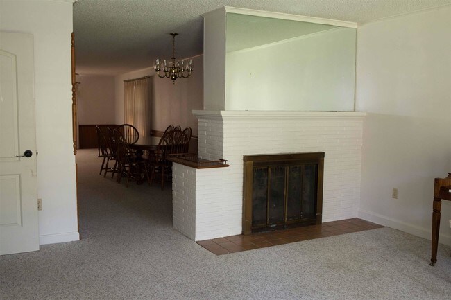 Building Photo - 1308 Jasmine Cir