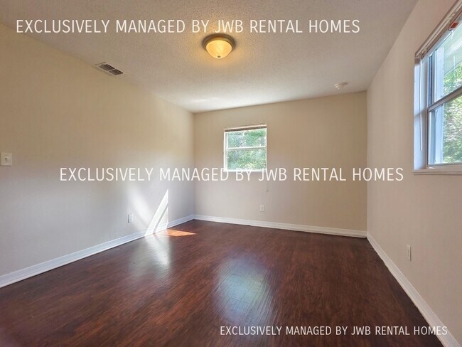 Building Photo - 6531 Kinlock Dr