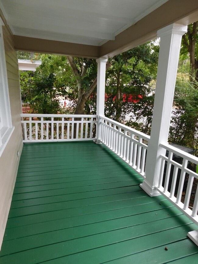 Building Photo - 611 Johnson St