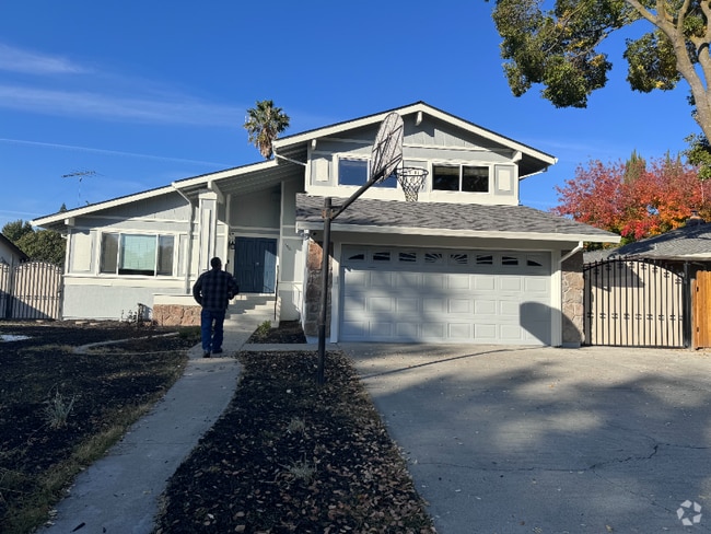 Building Photo - 3604 Keswick Way