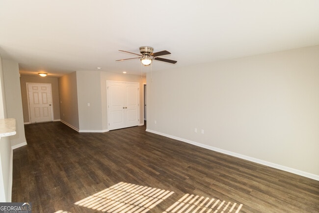 Building Photo - 208 Evans Ter