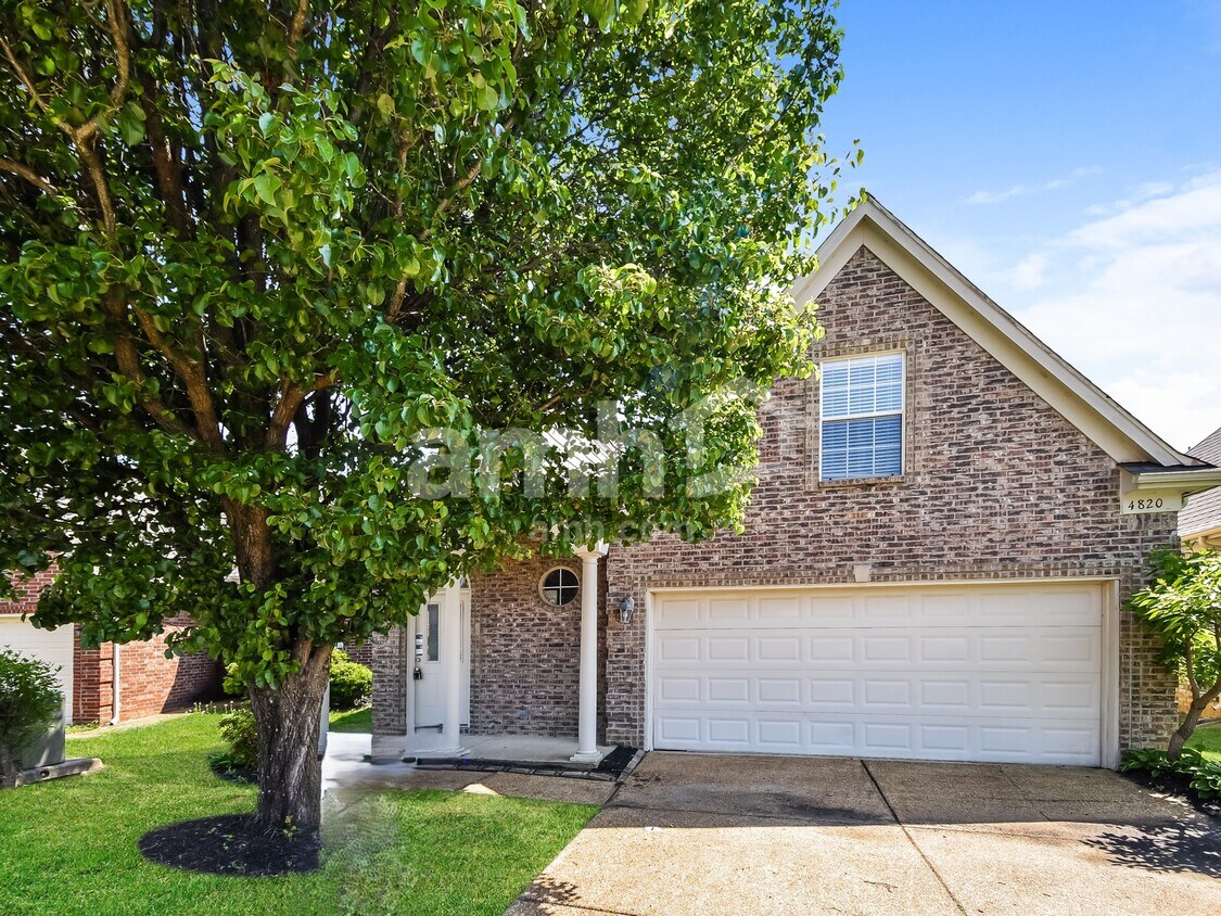 Foto principal - 4820 Pine Forrest Dr