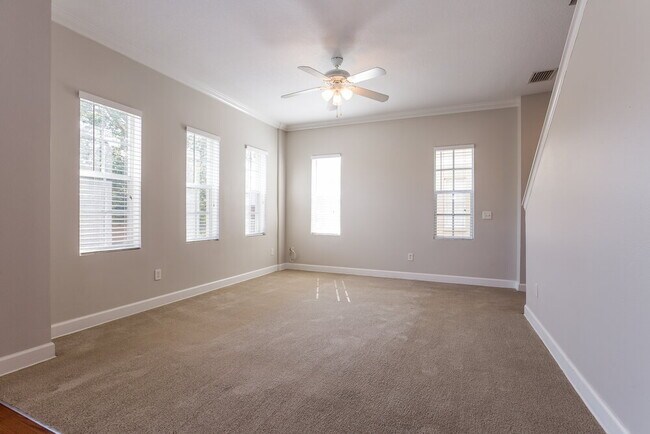 Foto del edificio - 6513 Quiet Pool Ct