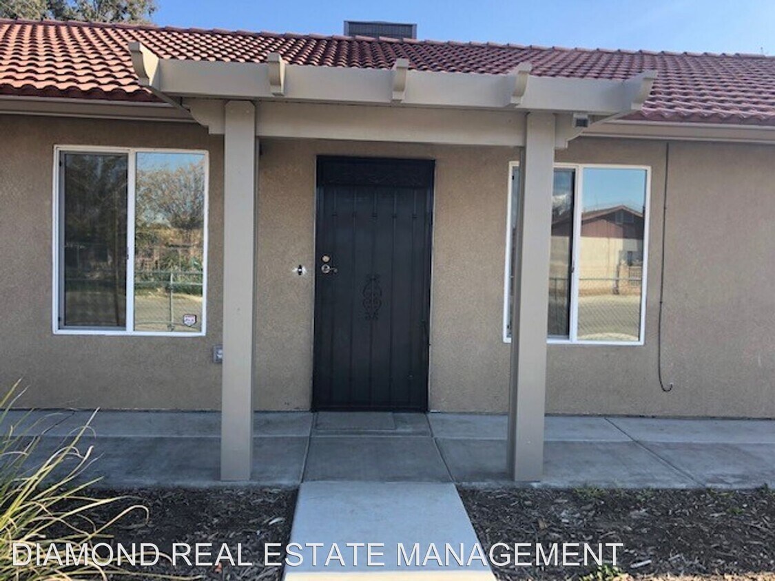 1604 Feliz Dr, Bakersfield, CA 93307 Room for Rent in Bakersfield, CA