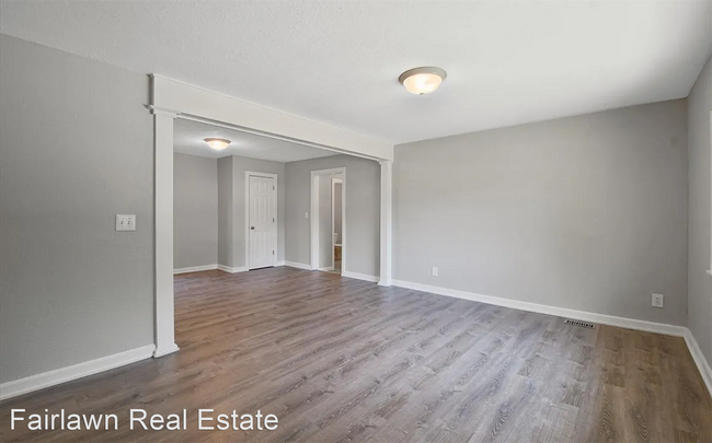 Building Photo - 4 br, 2 bath House - 1305 Centennial Drive