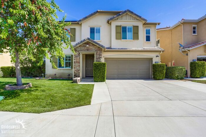 Foto principal - Beautiful 5Bdm 2.5Ba Home with Mountain Vi...