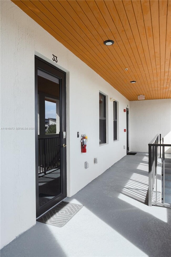 Foto del edificio - 8039 NW 104th Ave