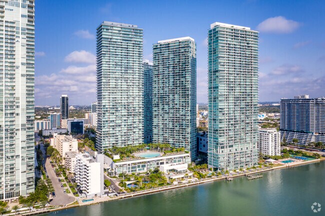 Foto del edificio - Paraiso Bayviews