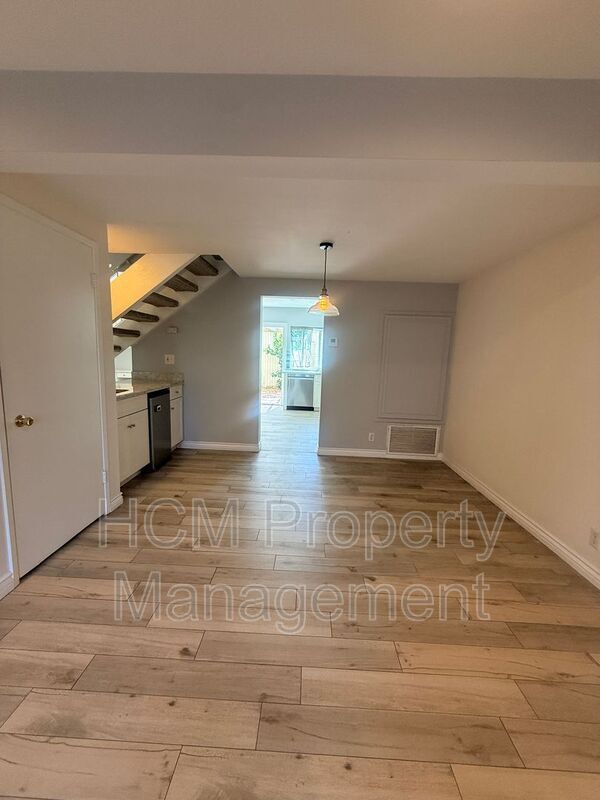 Foto del edificio - 16065 Mt Pico Ct