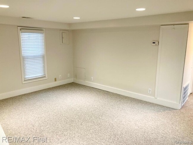 Foto del edificio - 611 Fairgrove Ave