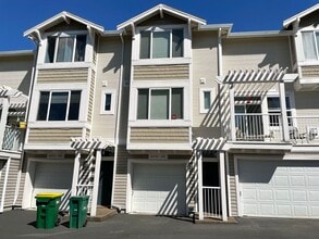 Building Photo - 14751 SW Beard Rd