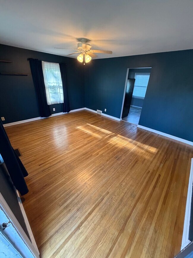 Foto del edificio - 3200 Edgewood Dr