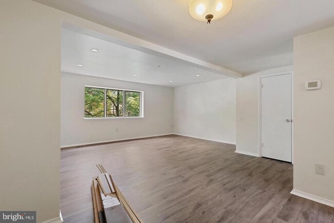 Foto del edificio - 7397 Hickory Log Cir