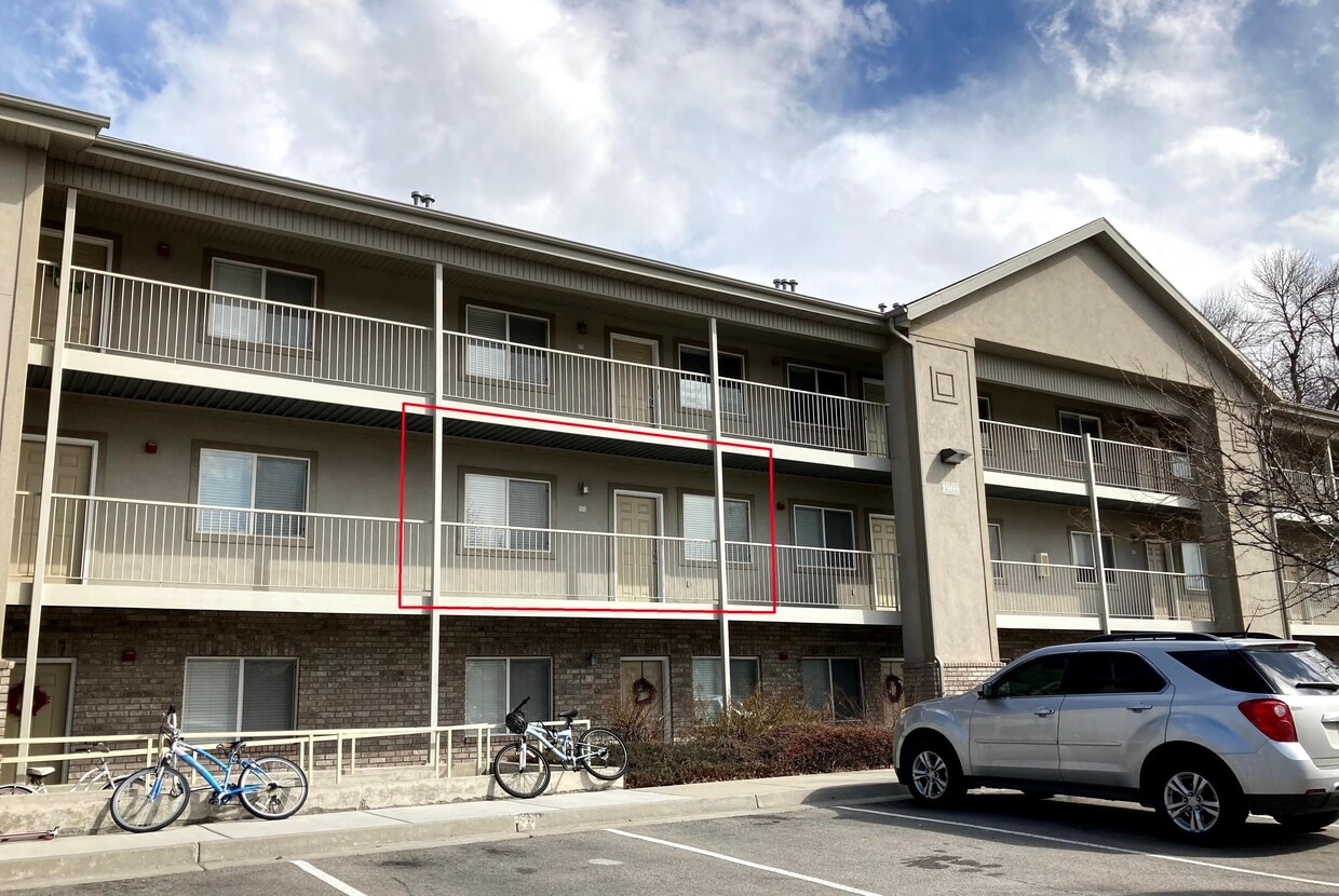 Exterior (2nd floor) - 1969 N Canyon Rd