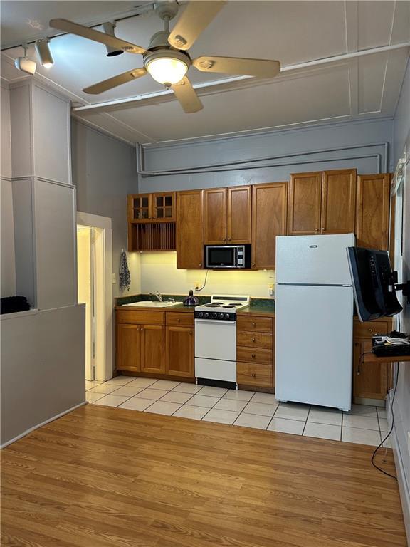 Building Photo - 438 Wolcott Ave