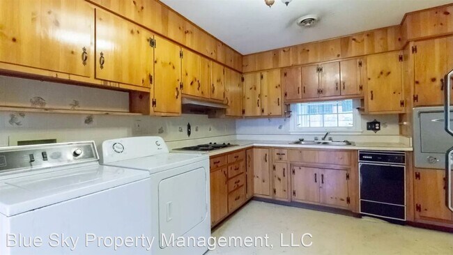 Building Photo - 3 br, 1 bath House - 1300 W Beechwood Ave