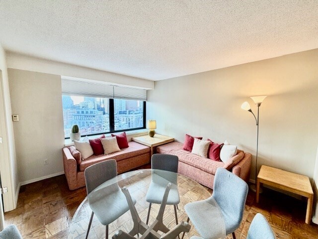 Foto del edificio - 65 E India Row