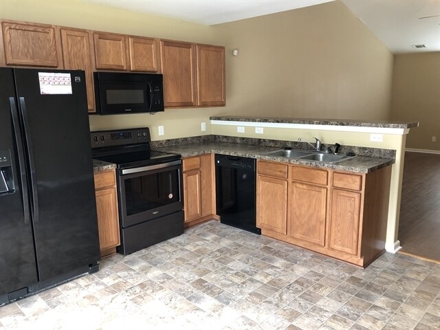 Foto del edificio - 40 Old Mill Rd